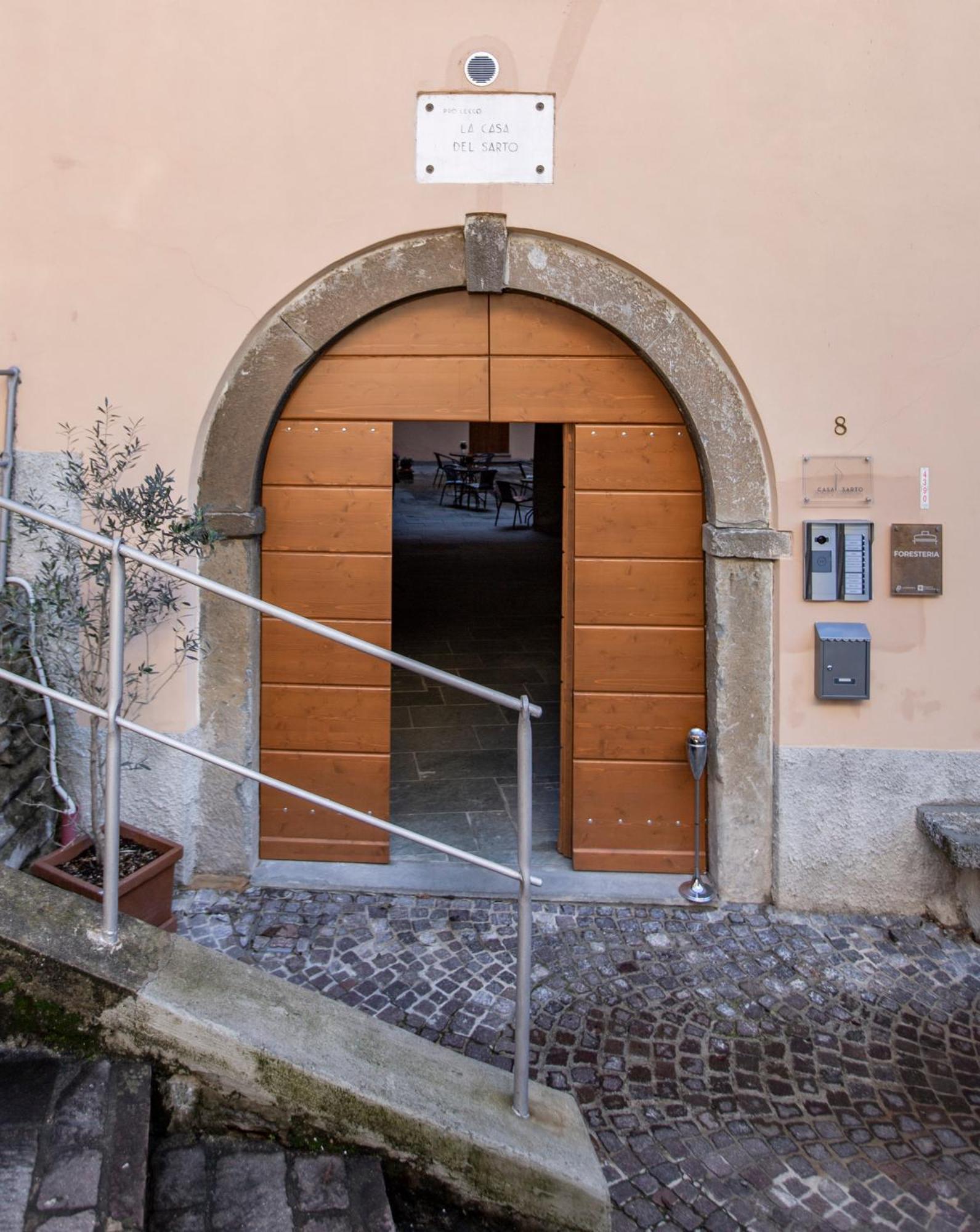 La Casa Del Sarto - Rooms And Apartments Lecco Exteriör bild